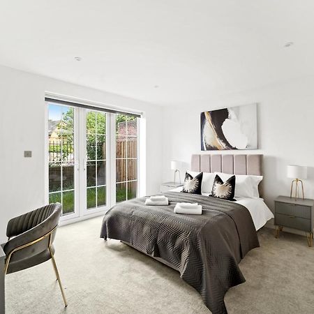 Drake House Apt 3 In Staines - Free Parking - Heathrow - Thorpe Park Esterno foto