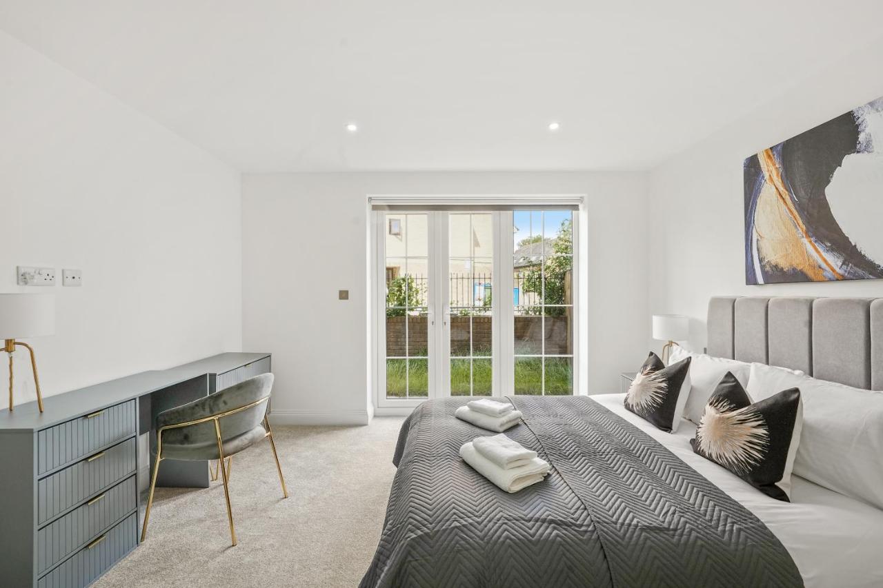 Drake House Apt 3 In Staines - Free Parking - Heathrow - Thorpe Park Esterno foto