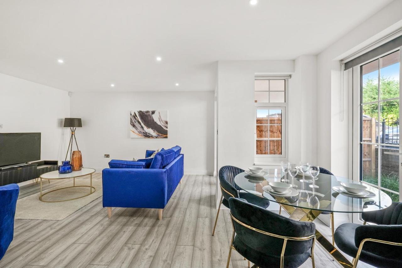 Drake House Apt 3 In Staines - Free Parking - Heathrow - Thorpe Park Esterno foto